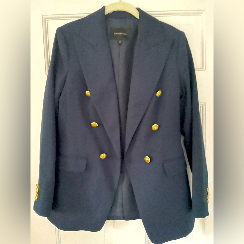 Women’s Banana Republic double breasted navy blazer.